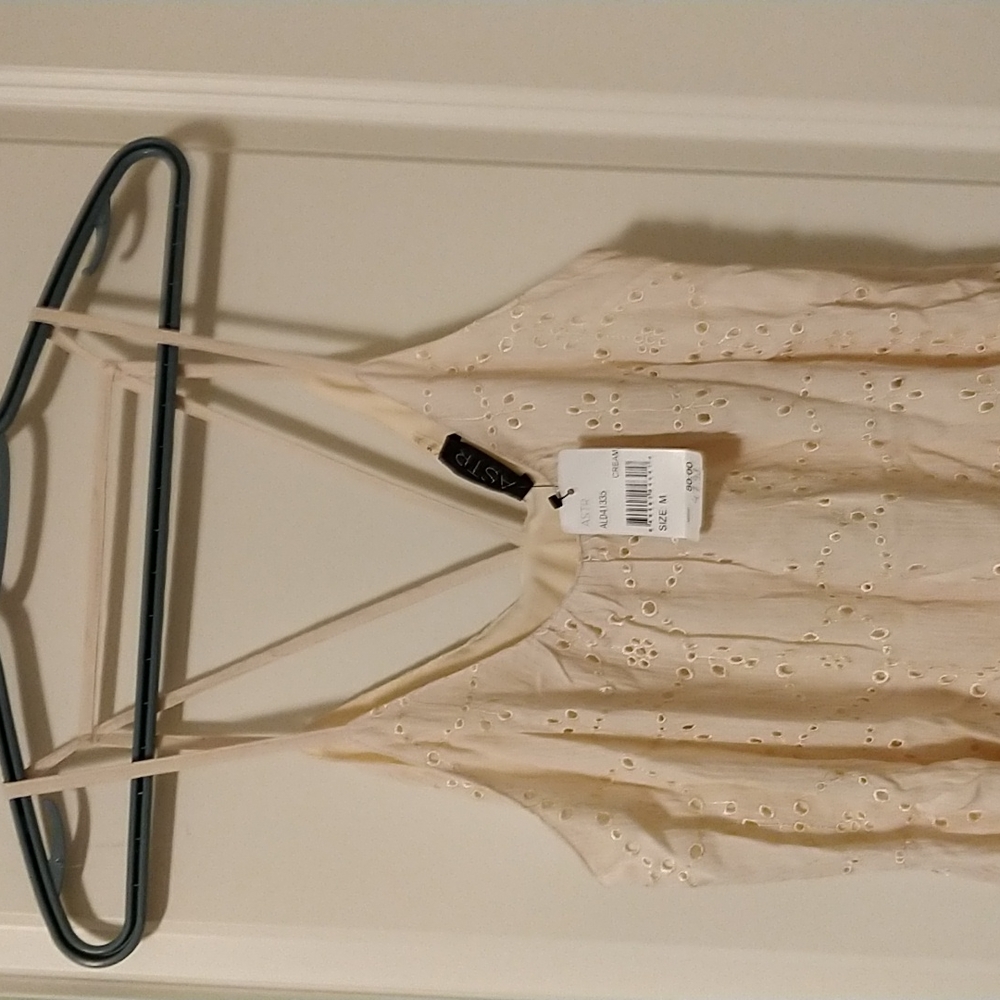 Dress - Picture 3 of 4